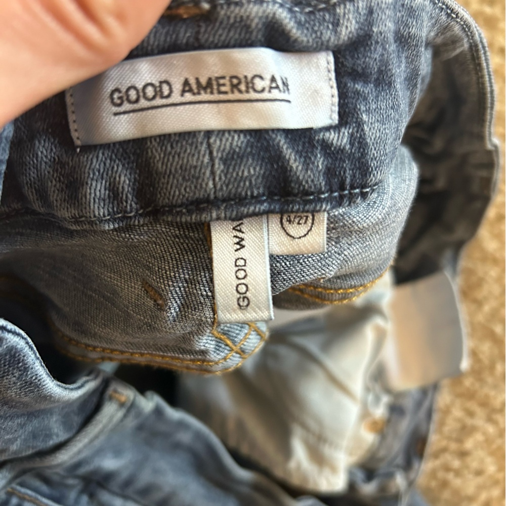GOOD AMERICAN Good Waist Jeans with Raw Hem - Picture 6 of 7